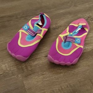 Swimming shoes